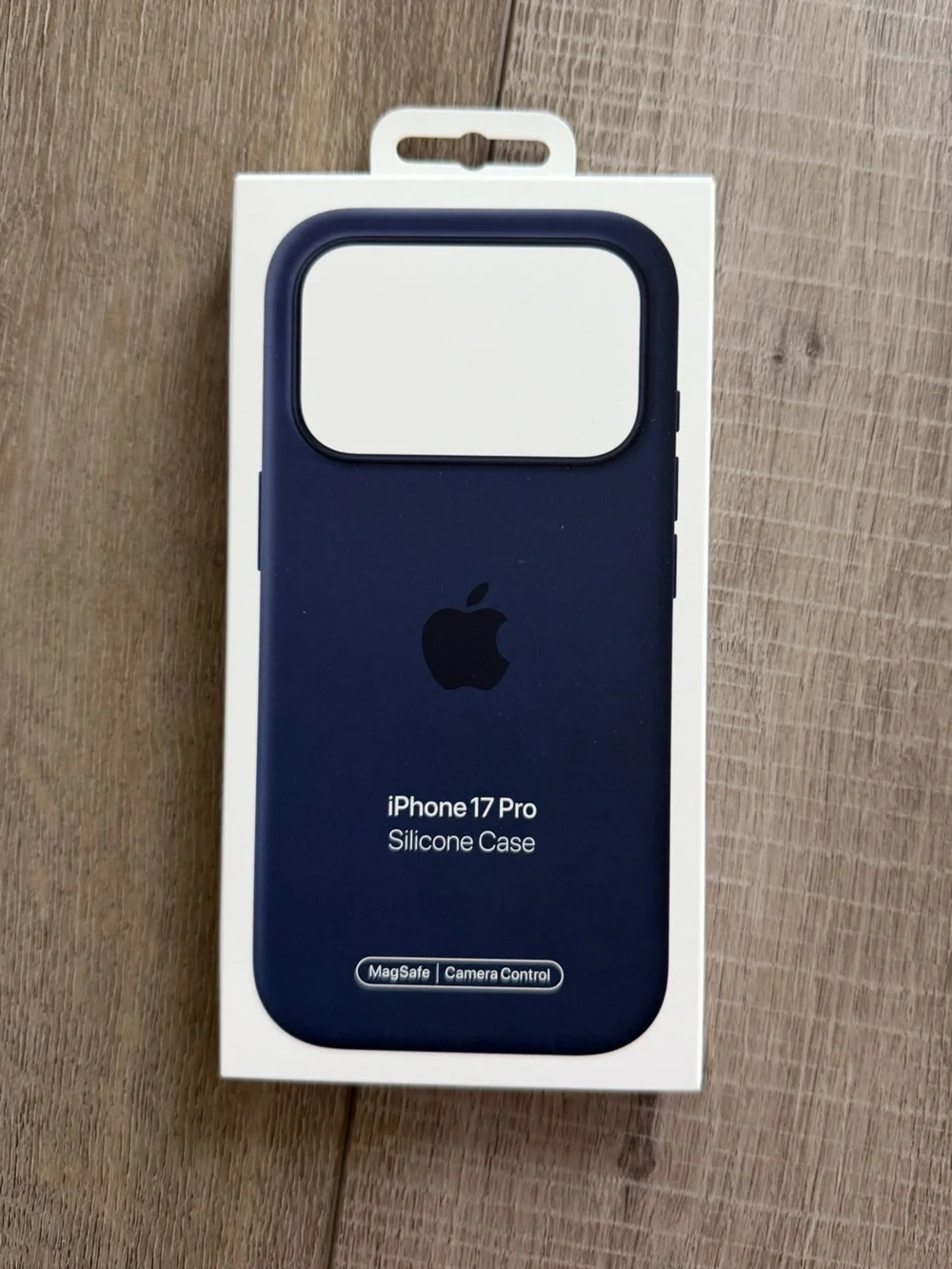 iPhone 17 Pro Silicone Case with MagSafe – Midnight